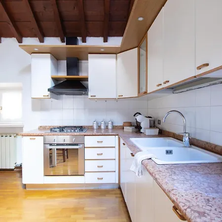 Appartamento Romantic Attic In Center Verona